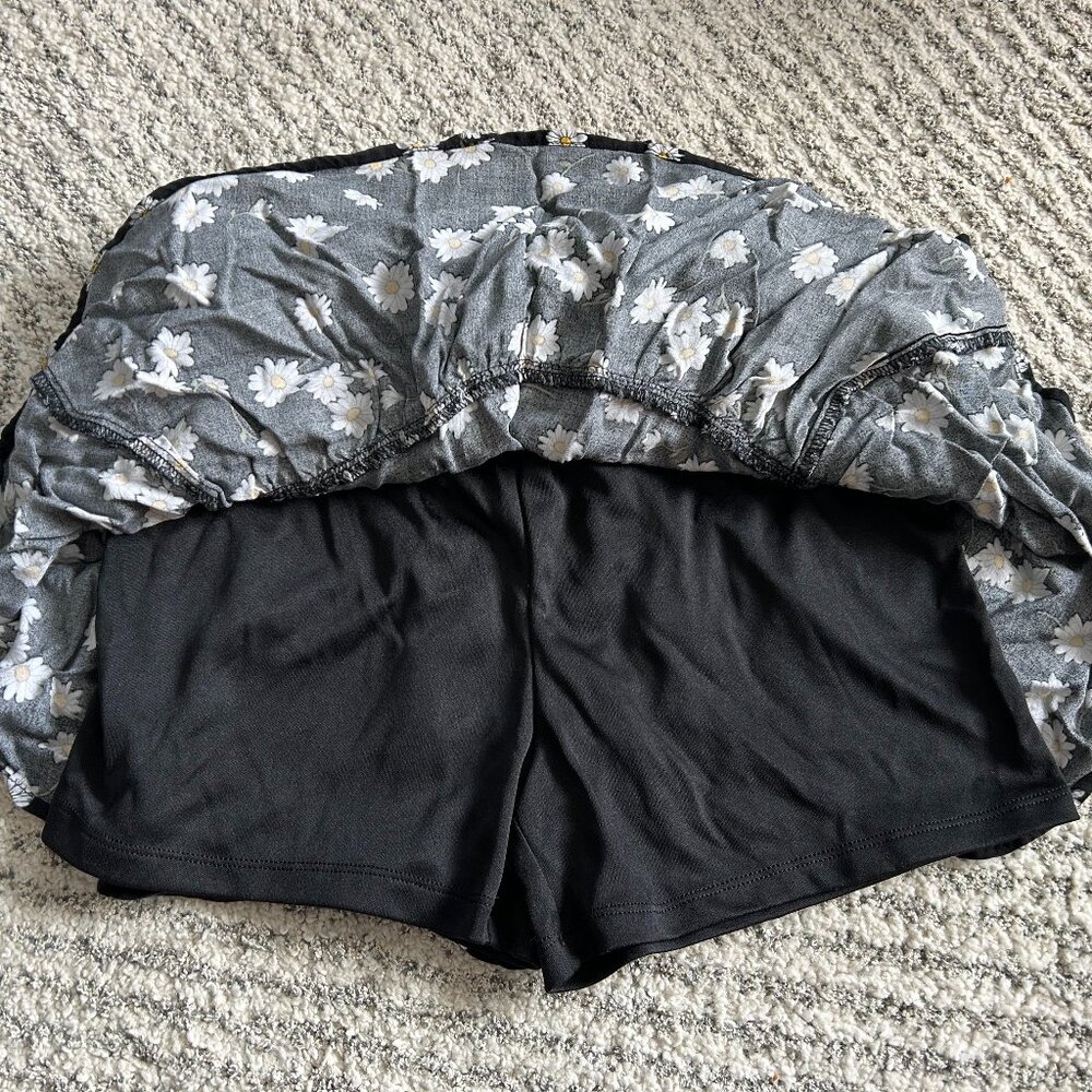 Girls Daisy Print Skorts! - Picture 4 of 4